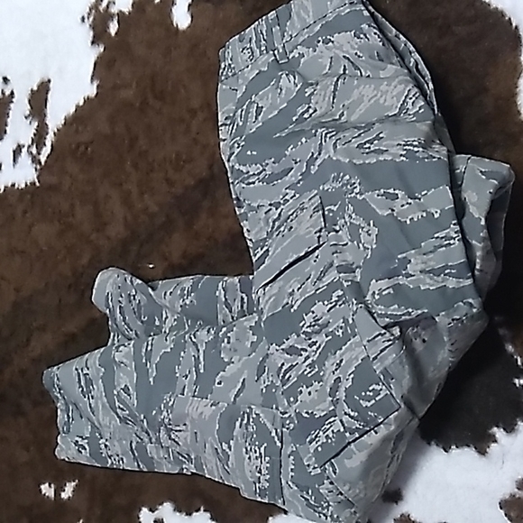 Mens 36 Short trousers utility Air Force US Military green and gray - Picture 2 of 7